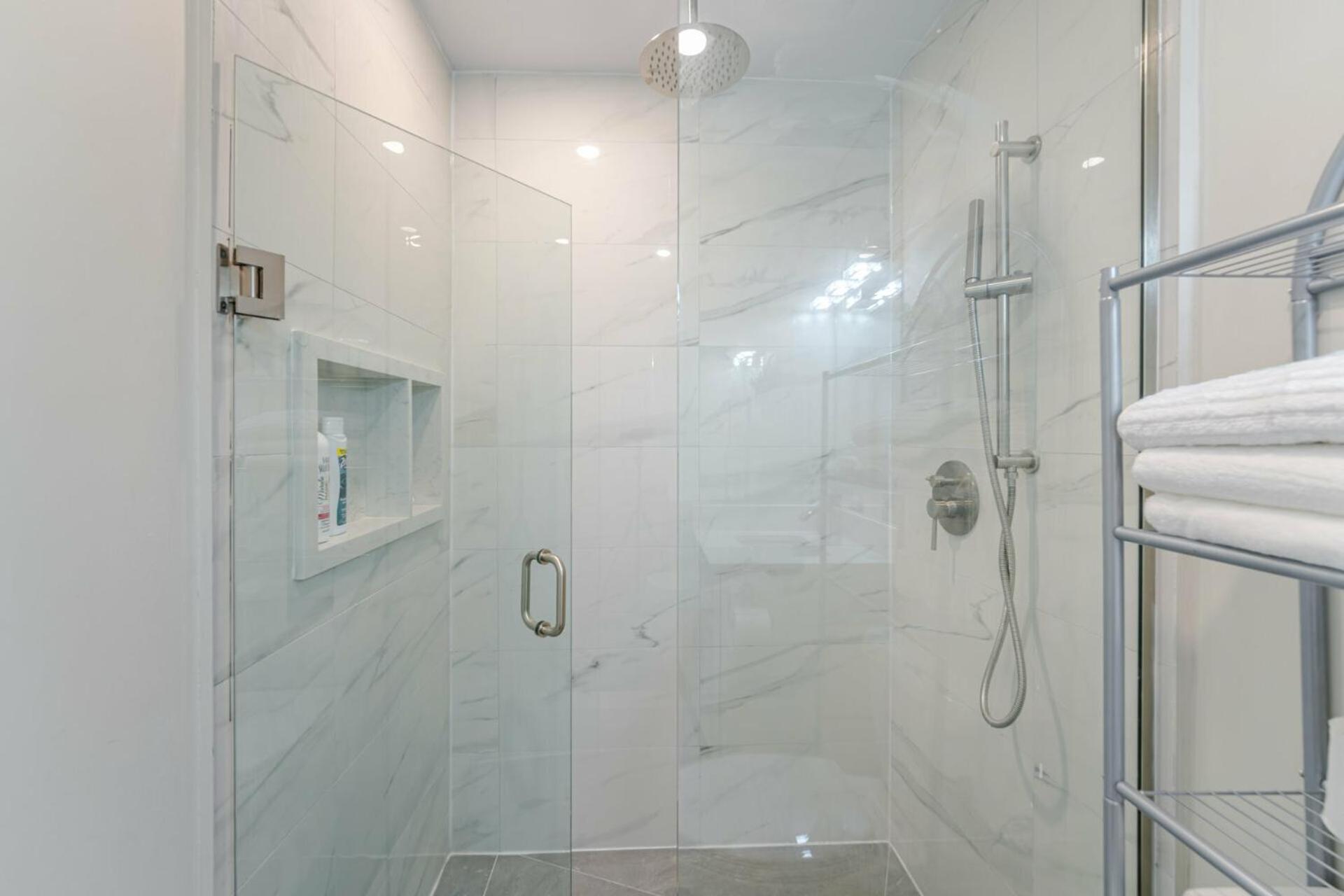 Private Basement Bedrooms In Oakville Exterior foto